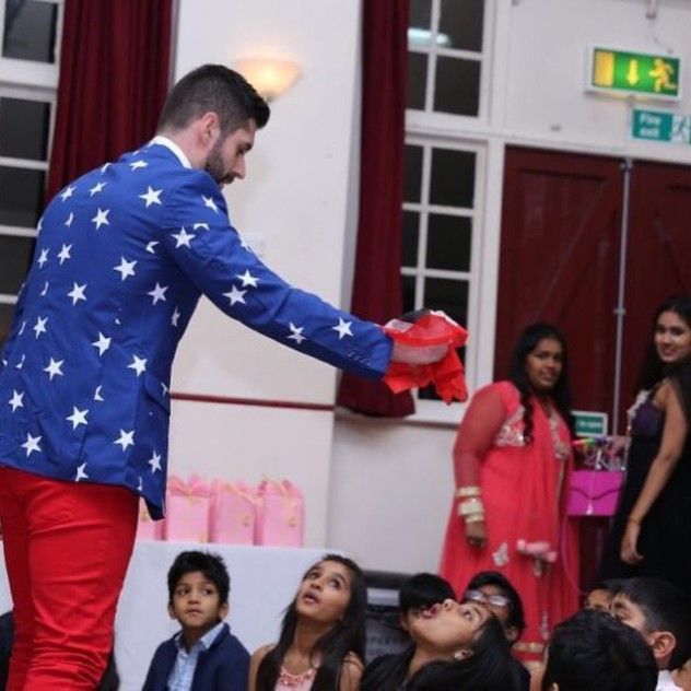 Professional Kids Entertainer and magician Magic Tony